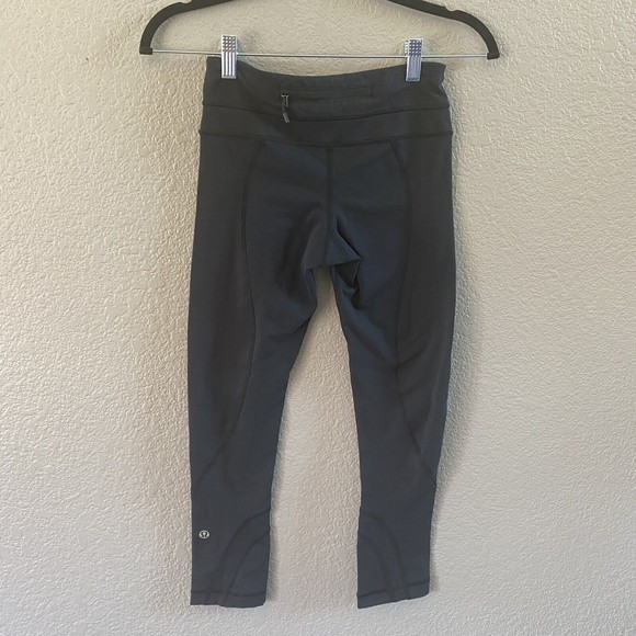 Lululemon Run Inspire Crop II Tight Leggings capri Solid Black Size 2 - Picture 6 of 16